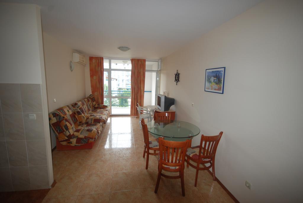 Elite 4 Sunray Apartments Слънчев бряг Екстериор снимка